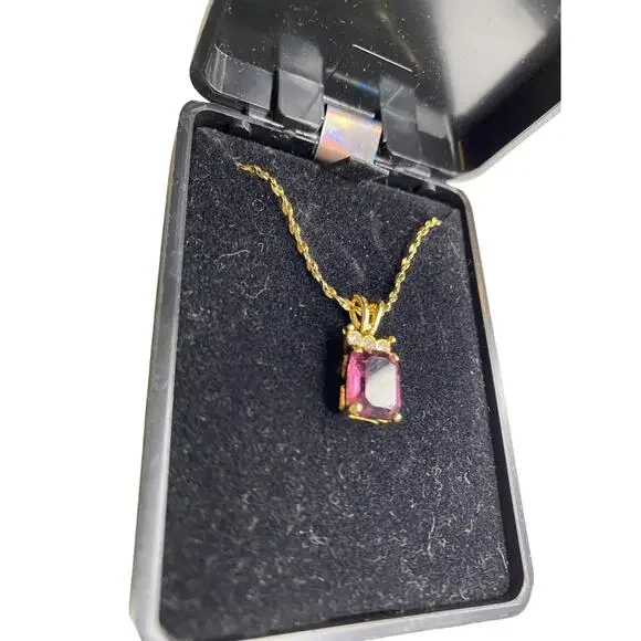 Goldtone Pendant Necklace Emerald Cut Purple Glass 17.5" Chain - Picture 2 of 5